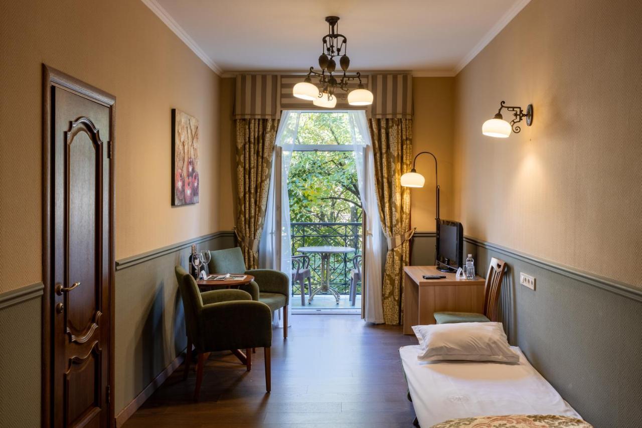 Frapolli Hotel Odessa Buitenkant foto