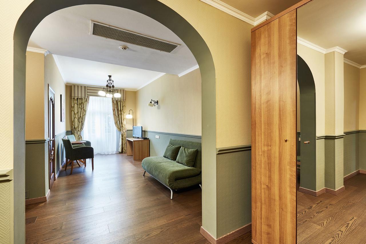 Frapolli Hotel Odessa Buitenkant foto
